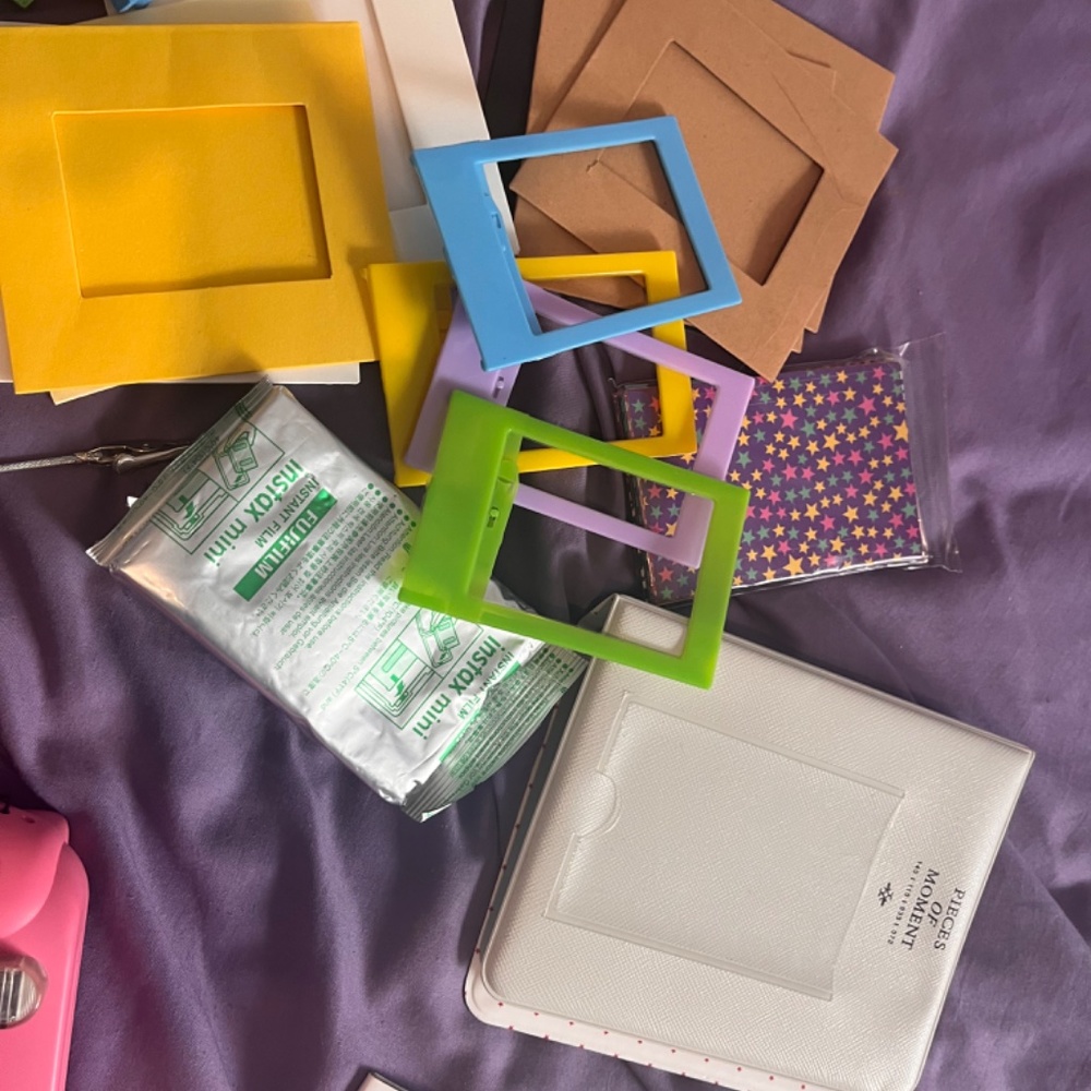 Insta mini camera/ accessories - Picture 5 of 5